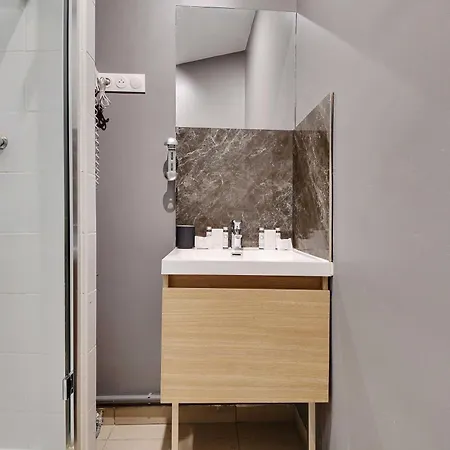 Authentic - 2p - Canal Saint-martin